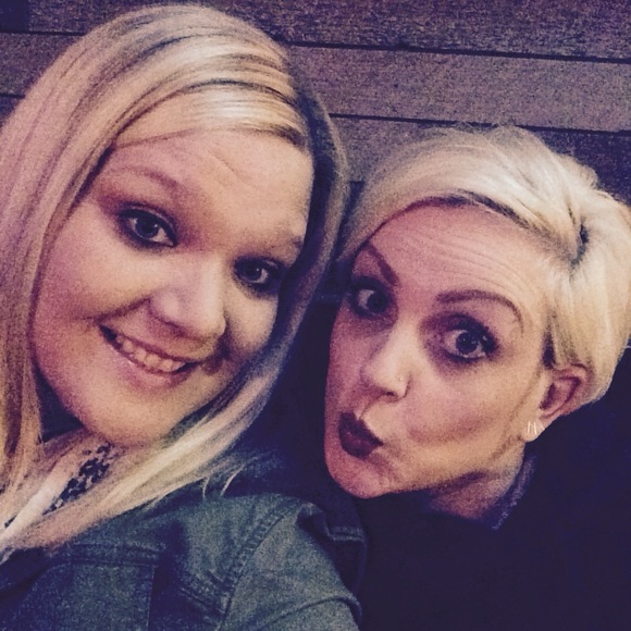 Meet your Posher, Julie - Picture 2 of 14